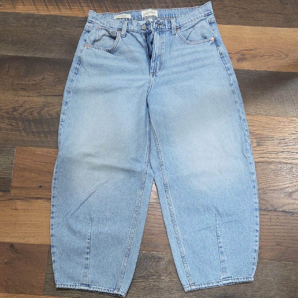 Universal Thread Light Blue Barrel Jeans